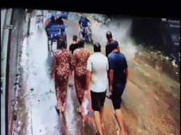 धराली के बाद हरिद्वार में ये क्या हो गया, देखें कैसे टूटकर गिरा पहाड़,  बाल-बाल बची जान धराली के बाद हरिद्वार में ये क्या हो गया, देखें कैसे टूटकर गिरा पहाड़,  बाल-बाल बची जान