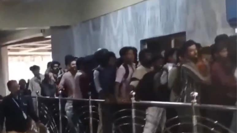 वॉर 2 नहीं 14 अगस्त को रिलीज हो रही इस फिल्म के लिए लगीं थियेटरों में लंबी लाइनें, पहले दिन ही होगी इतनी कमाई