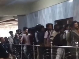 वॉर 2 नहीं 14 अगस्त को रिलीज हो रही इस फिल्म के लिए लगीं थियेटरों में लंबी लाइनें, पहले दिन ही होगी इतनी कमाई वॉर 2 नहीं 14 अगस्त को रिलीज हो रही इस फिल्म के लिए लगीं थियेटरों में लंबी लाइनें, पहले दिन ही होगी इतनी कमाई