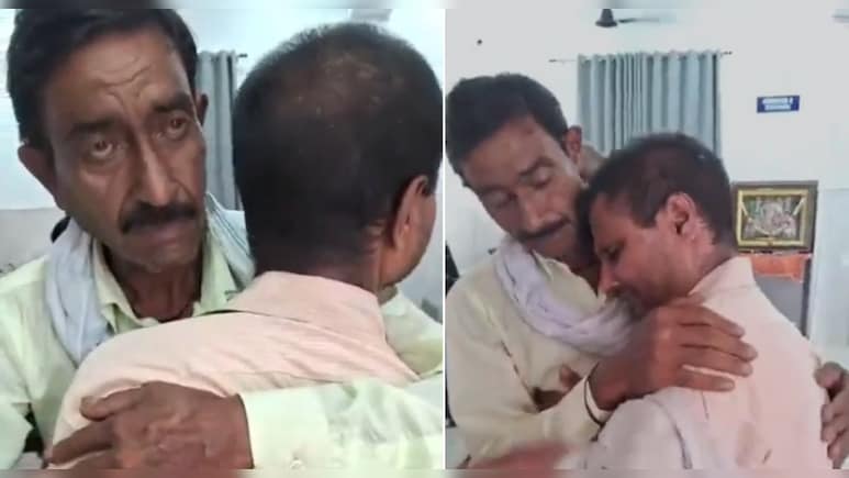 परिवार वाले जिसे मान लिए थे मृत, 26 साल बाद जिंदा मिला तो भाई गले लगकर फूट-फूटकर खूब रोया परिवार वाले जिसे मान लिए थे मृत, 26 साल बाद जिंदा मिला तो भाई गले लगकर फूट-फूटकर खूब रोया