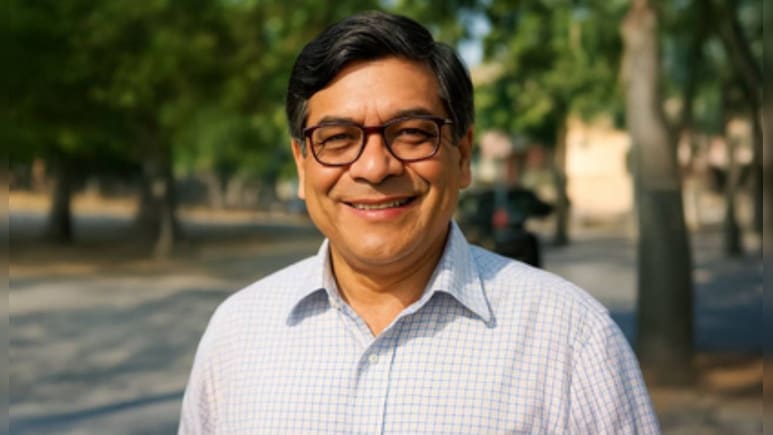 Hindi Poetry: 'कहीं नहीं था वह शहर' के रचयिता वीरेन डंगवाल, जिन्होंने कलम से दिखाया समाज को आईना