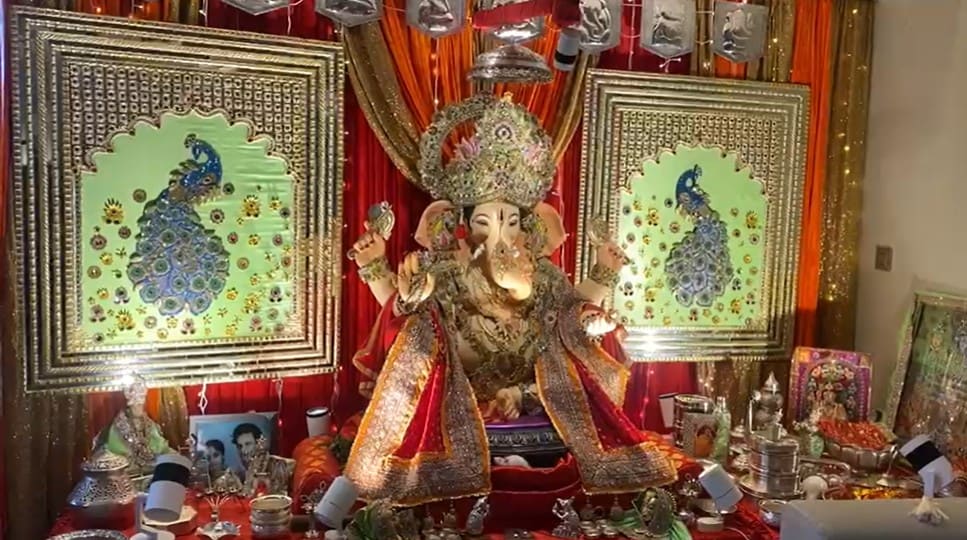 नील नितिन मुकेश के घर आए बप्पा नील नितिन मुकेश के घर आए बप्पा