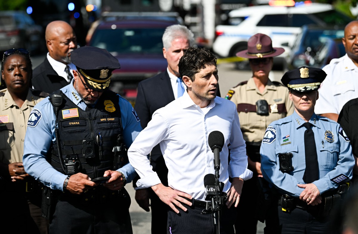 "Kids Were Literally Praying...": Mayor's Emotional Outburst After US Shooting