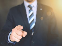 'Don't Dare': Boss Loses It After Junior Worker Doesn't Call Him 'Sir'