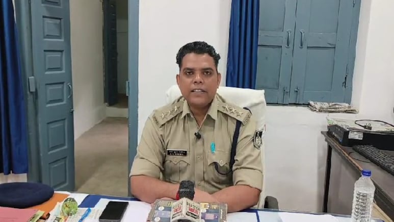 Land Dispute: जमीनी विवाद ने पकड़ा ऐसा तूल कि हुआ खुनी संघर्ष, 40 लोग घायल Land Dispute: जमीनी विवाद ने पकड़ा ऐसा तूल कि हुआ खुनी संघर्ष, 40 लोग घायल