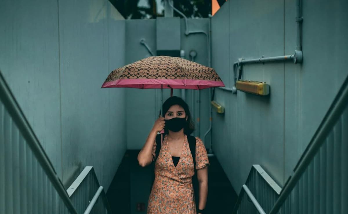 Why Monsoon Triggers Respiratory Illnesses In India; 5 Ways To Stay Safe Why Monsoon Triggers Respiratory Illnesses In India; 5 Ways To Stay Safe