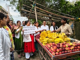 सरगुजा में NHM कर्मचारी मांग रहे भीख, कहा- सरकार के वित्त विभाग को देंगे ये पैसा, जानें पूरा मामला सरगुजा में NHM कर्मचारी मांग रहे भीख, कहा- सरकार के वित्त विभाग को देंगे ये पैसा, जानें पूरा मामला