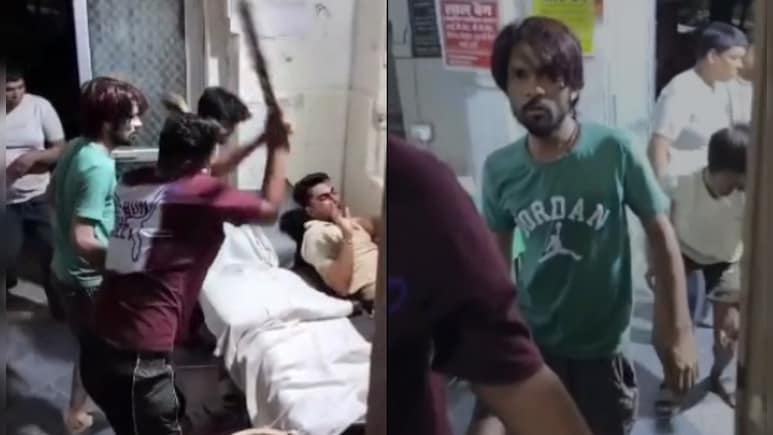 Rajasthan: झुंझुनूं के सरकारी हॉस्पिटल में बदमाशों का आतंक, मरीज और डॉक्टरों को लाठी-सरियों से पीटा Rajasthan: झुंझुनूं के सरकारी हॉस्पिटल में बदमाशों का आतंक, मरीज और डॉक्टरों को लाठी-सरियों से पीटा