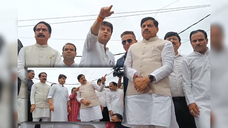 'हर एक नुकसान की होगी भरपाई,' सीएम डॉ. मोहन यादव और सिंधिया ने किया बाढ़ प्रभावित क्षेत्रों का निरीक्षण
