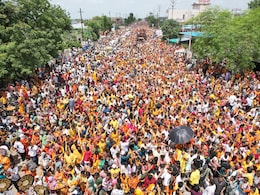 Kubereshwar Dham: कथावाचक प्रदीप मिश्रा की कांवड़ यात्रा पर सवाल; DJ ऑपरेटर्स के खिलाफ FIR दर्ज Kubereshwar Dham: कथावाचक प्रदीप मिश्रा की कांवड़ यात्रा पर सवाल; DJ ऑपरेटर्स के खिलाफ FIR दर्ज
