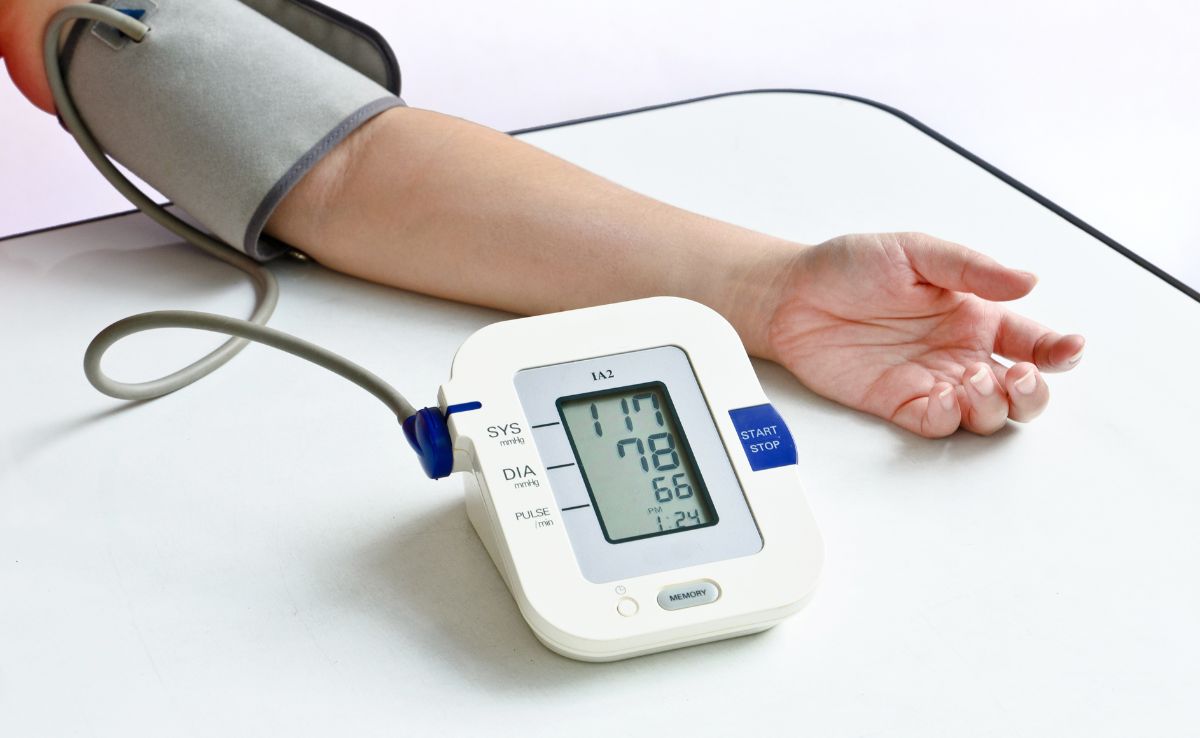 High Blood Pressure का असरदार इलाज है ये जापानी ट्रिक, रोज करने से हमेशा कंट्रोल रहेगा BP