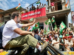 मुर्दाबाद के नारे, काला कपड़ा फेंका... राहुल गांधी की 'वोट अधिकार यात्रा' में बैनर पर बवाल मुर्दाबाद के नारे, काला कपड़ा फेंका... राहुल गांधी की 'वोट अधिकार यात्रा' में बैनर पर बवाल