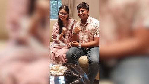 Muslim Teen With Amputated Hand Ties Rakhi To Hindu Donor's Brother