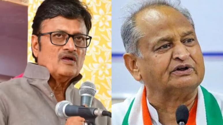 Rajasthan: 'यह रिश्ता क्या कहलाता है' पेपर लीक मामले में SOG ने पकड़ा गहलोत का PSO, तो राठौड़ ने कसा तंज़ Rajasthan: 'यह रिश्ता क्या कहलाता है' पेपर लीक मामले में SOG ने पकड़ा गहलोत का PSO, तो राठौड़ ने कसा तंज़