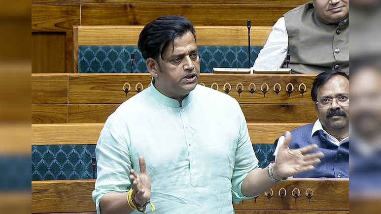 सदन में सड़क छाप लोग आ गए... गृहमंत्री अमित शाह पर कागज के टुकड़े फेंके जाने पर बोले रवि किशन