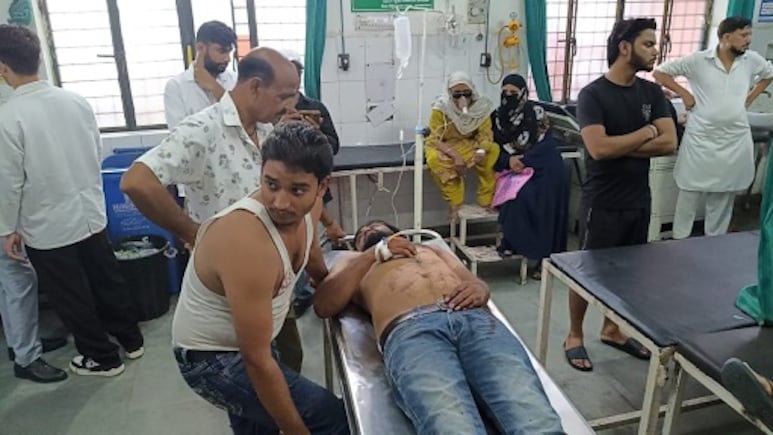 UP Woman Stabs Husband With Knife, He Claims 'Found Her With Lover At Home' UP Woman Stabs Husband With Knife, He Claims 'Found Her With Lover At Home'