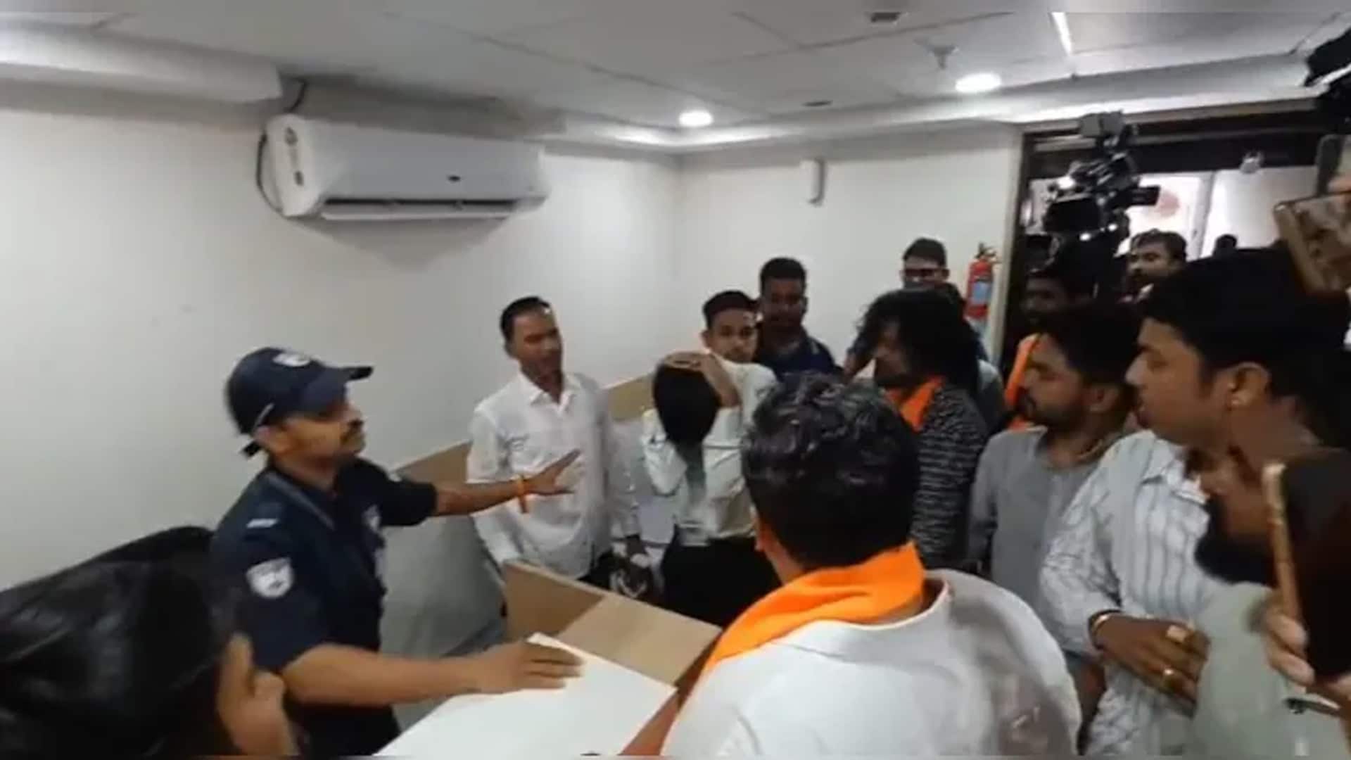 Raj Thackeray's Partymen Storm Nagpur Bank, Assault Employee