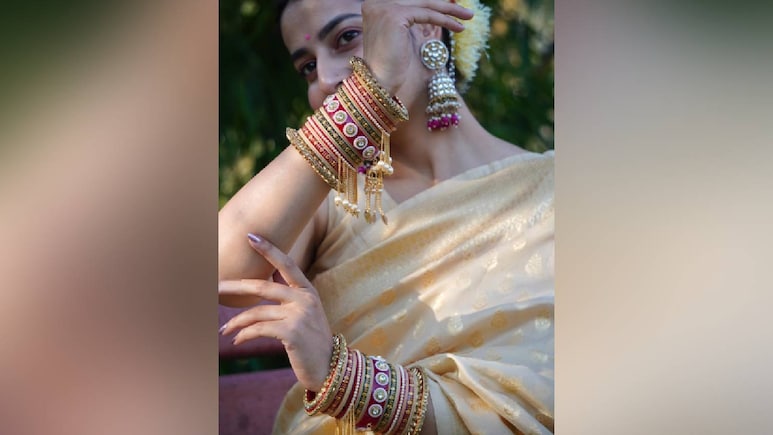 Karwa Chauth Bangles Set: बजट में मिल रहे हैं करवा चौथ स्पेशल चूड़ियों के सेट, लुक बनेगा रॉयल, खर्च होगा कम