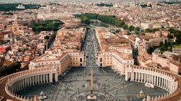 10 Most Overcrowded Tourist Destinations In The World, As Per A Recent Ranking
