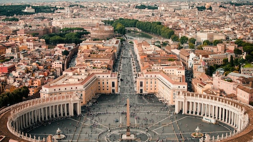 10 Most Overcrowded Tourist Destinations In The World, As Per A Recent Ranking