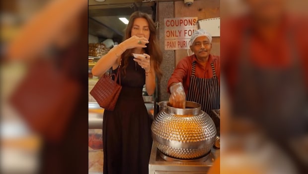 Watch: Chef Sarah Todd Enjoys Pani Puri At This Famous Spot In Mumbai
