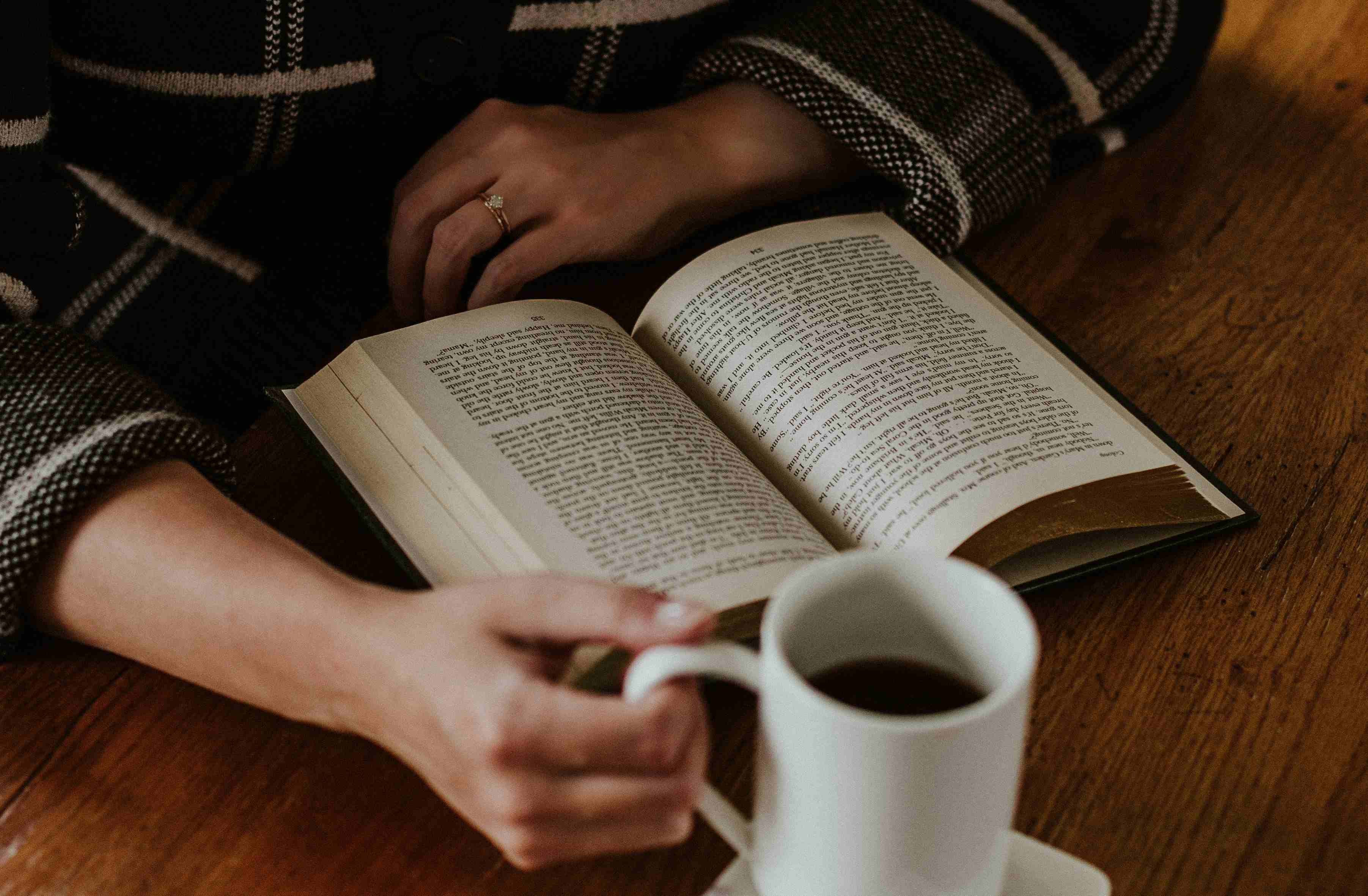 Why Gen Z In India Is Looking At Tinder For A 'Book Boyfriend'