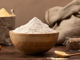 मैदा कैसे बनता है, जिसे आप खाते हैं बेहद शौक से... क्या मैदा खाने के कुछ फायदे भी हैं? मैदा कैसे बनता है, जिसे आप खाते हैं बेहद शौक से... क्या मैदा खाने के कुछ फायदे भी हैं?