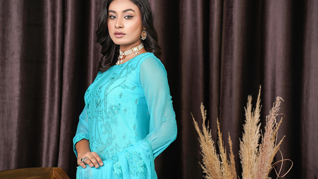 Get Huge Discounts On House of Chikankari And Bunaai Ethnicwear At Myntra Right To Fashion Sale.