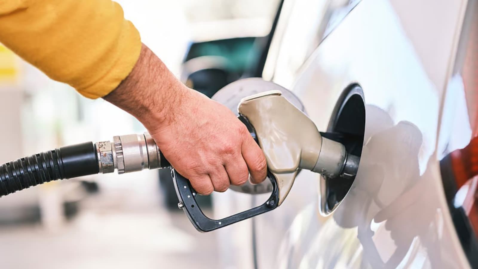 Engine Damage To Excess Water Use: Centre Busts 10 Myths On E20 Petrol
