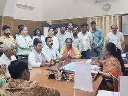 हिजाब पर घमासान: डॉक्टर के समर्थन में उतरी बीजेपी, बोली- धर्म के नाम पर बंद हो राजनीति