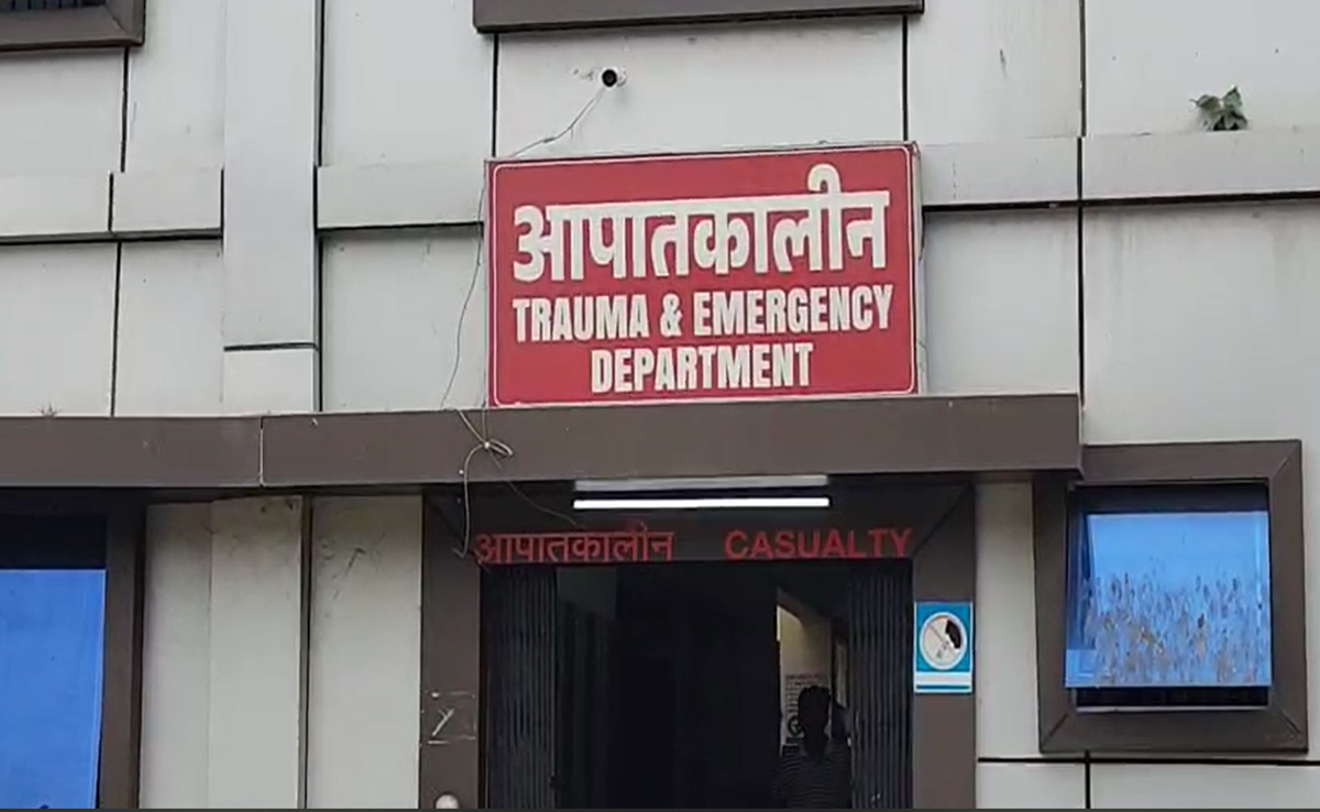 Accident: राखी की खुशियां गम में तब्दील; सड़क दुर्घटना में पति की मौत, पत्नी और 8 माह का मासूम हुए लहूलुहान