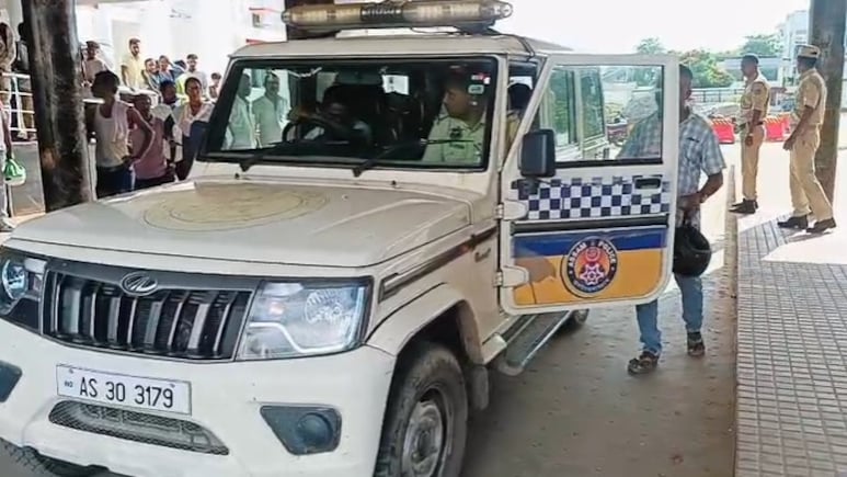 24 Women, 3 Minors Rescued From Human Traffickers In Assam 24 Women, 3 Minors Rescued From Human Traffickers In Assam