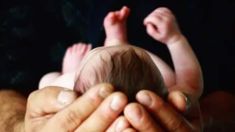 मां-बाप ने चार दिन पहले जन्मे बेटे को जंगल में फेंका, दोनों सरकारी टीचर, फिर किस मजबूरी से बने हैवान