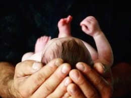 मां-बाप ने 4 दिन पहले जन्मे बेटे को जंगल में फेंका, दोनों सरकारी टीचर, फिर किस मजबूरी से बने हैवान मां-बाप ने 4 दिन पहले जन्मे बेटे को जंगल में फेंका, दोनों सरकारी टीचर, फिर किस मजबूरी से बने हैवान