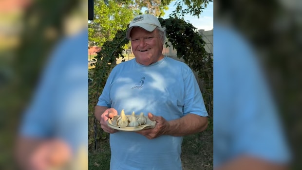 American Man Tastes Ganpati-Special Ukadiche Modak For The First Time, His Reaction Is Viral