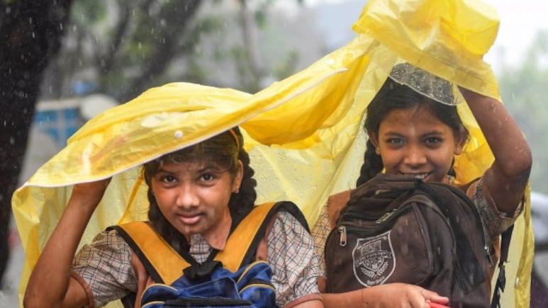 राजस्थान में बाढ़ के हालात, भारी बारिश की चेतावनी के बाद कई जिलों में स्कूल-कॉलेज बंद करने के आदेश 