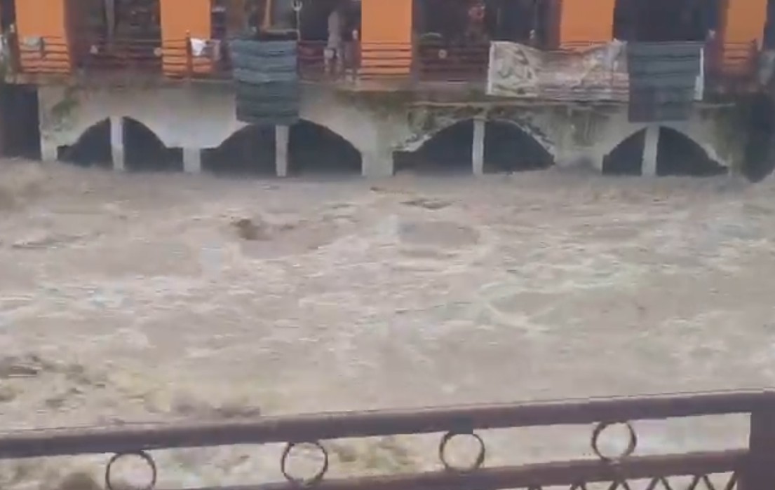 Dehradun Rain : भारी बारिश से पानी-पानी हुआ देहरादून, डूब गई कई सोसाइटी