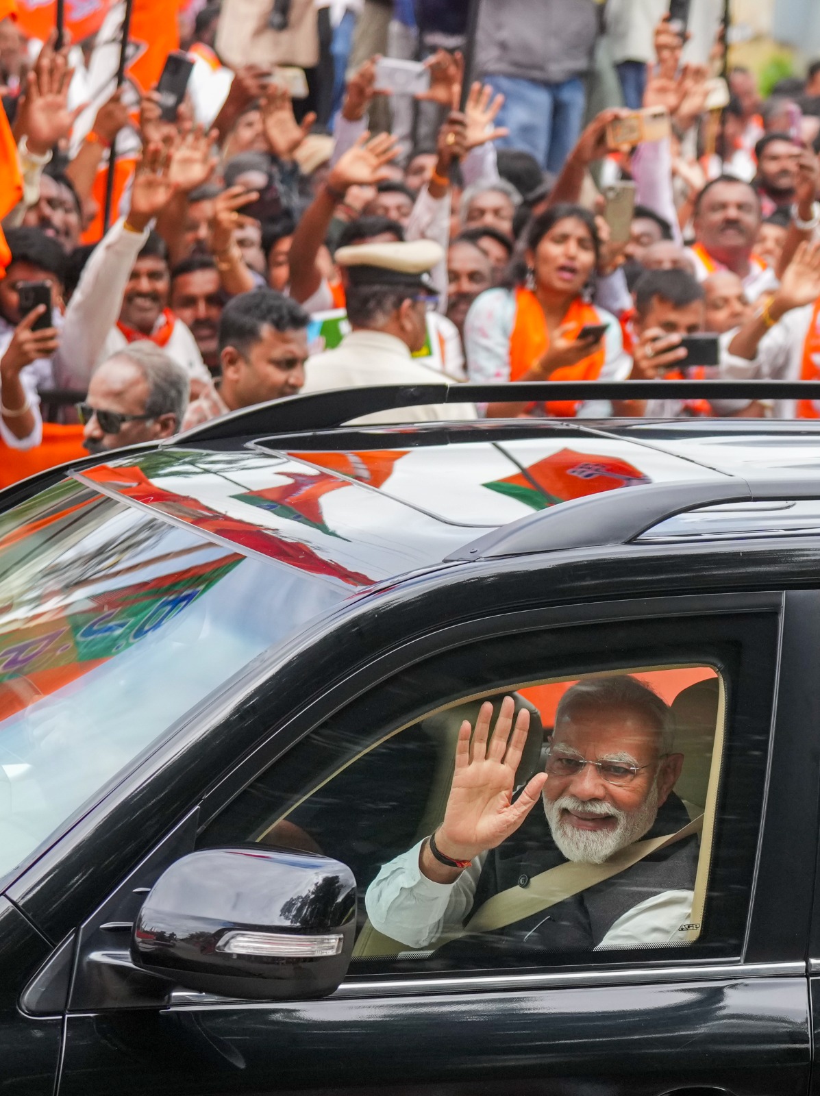 पीएम मोदी ने बेंगलुरु को दी नई मेट्रो लाइन की सौगात, तीन वंदे भारत ट्रेनों को भी दिखाई हरी झंडी