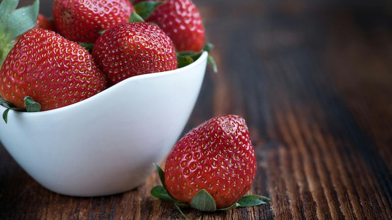 Social Media Claims Strawberries Can Whiten Teeth, But What Does Science Say?