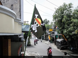 Hoist The Jolly Manga: Gen Z Protesters Rally To One Piece Pirate Flag Hoist The Jolly Manga: Gen Z Protesters Rally To One Piece Pirate Flag