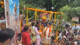 जन्माष्टमी पर सीएम यादव पहुंचे अमका झमका माता मंदिर, नन्हे कन्हैया संग फोड़ी मटकी