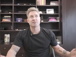 'वह अद्भुत है...' माइकल क्लार्क ने विश्व क्रिकेट के इस बल्लेबाज को बताया दूसरा 'वीरेंद्र सहवाग'