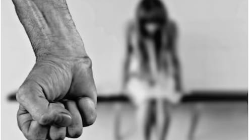 5 दिन तक दबी रही 9 साल की बच्ची से हैवानियत की कहानी, पंचायत ने कहा 'चुप रहो'!