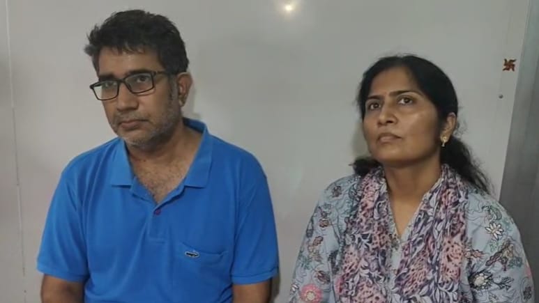 बदमाशों के निशाने पर डॉक्टर, अंग्रेजी में लेटर लिखकर मांगी 40 लाख की रंगदारी तो दूसरे को किया डिजिटल अरेस्ट बदमाशों के निशाने पर डॉक्टर, अंग्रेजी में लेटर लिखकर मांगी 40 लाख की रंगदारी तो दूसरे को किया डिजिटल अरेस्ट
