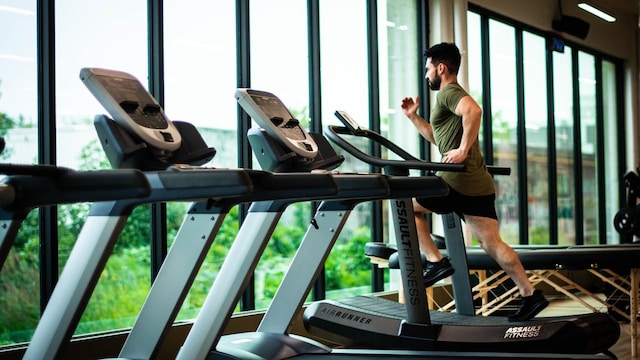 How Lifestyle Factors Impact Cardiac Health During Exercise? Wellness Coach Explains