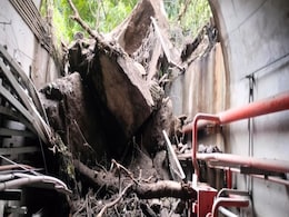 बारिश, मलबा और बेचैनी... लेकिन चार दिन बाद मुस्कुराते हुए लौटे धारचूला टनल में फंसे 11 कर्मी बारिश, मलबा और बेचैनी... लेकिन चार दिन बाद मुस्कुराते हुए लौटे धारचूला टनल में फंसे 11 कर्मी