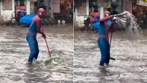 मुंबई को बचाने आया Spider-Man! सड़क पर भरे पानी में खड़े होकर किया ऐसा काम, लोग बोले- अब तुम ही रखवाले हो