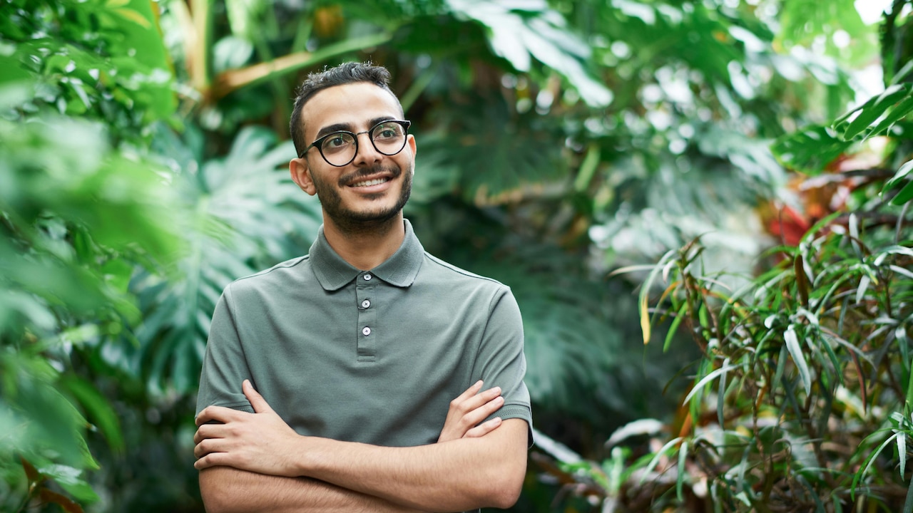 Explore stylish polos for men to create stunning OOTDs