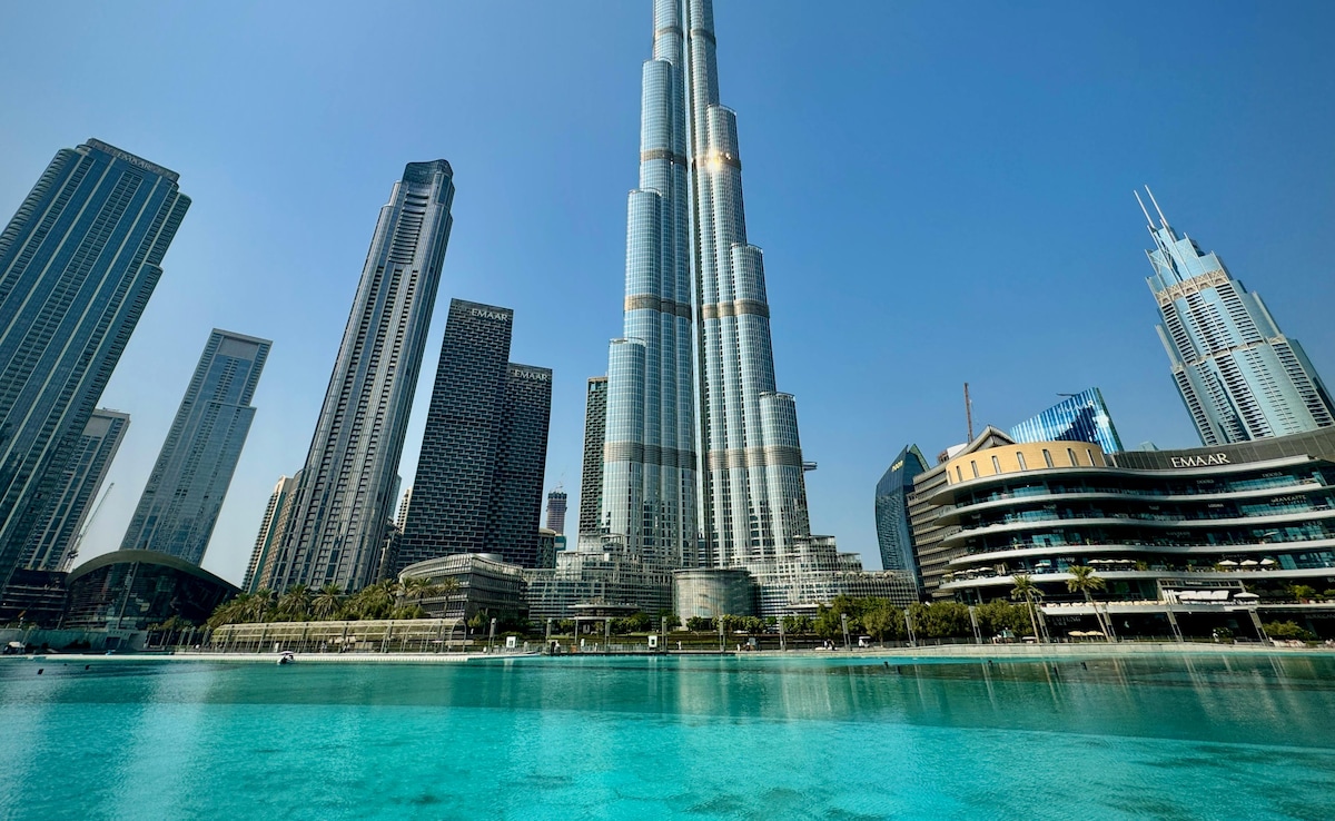 Burj Khalifa is a must-visit in Dubai Burj Khalifa is a must-visit in Dubai