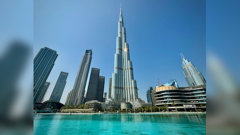दुबई के Burj Khalifa को बनाने में कितने भारतीय मजदूर शामिल थे?
